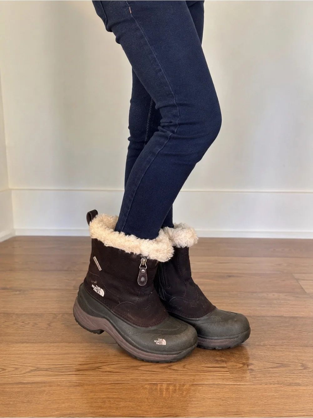 The North Face Girls Hydroseal Faux Fur Winter Snow Boots 400g Insulated Brown